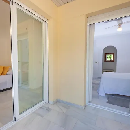 Palmeras With Community Pool Apartment La Herradura (Granada)